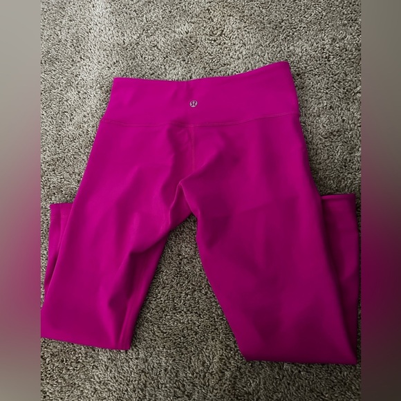 Lululemon reversible cropped leggings - Picture 9 of 9